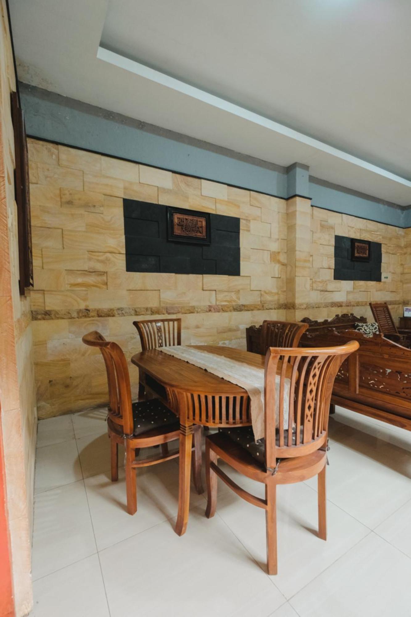 Homestay Simply Homy Jogja Dekat Gembira Loka Zoo Γιογκιακάρτα Εξωτερικό φωτογραφία